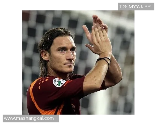 全球足球十大神级球员排名揭秘 谁是当今足坛无可争议的顶尖巨星