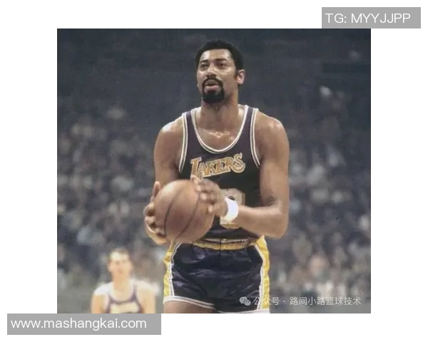 美国足球队历史第一球星是谁 探索其崛起与影响力